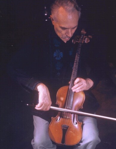 Harry Partch playing his adapted viola